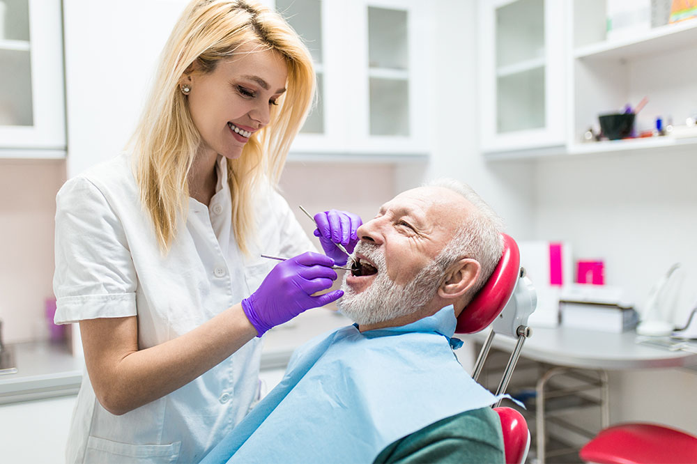 Dental implants for seniors and their advantages